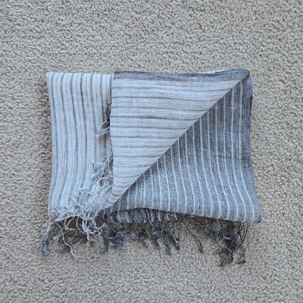 NWOT Linen Scarf Grey & White Stripe - Picture 12 of 12